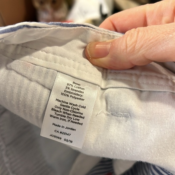 Talbots Girlfriend Chino Crab embroidered pinstriped shorts size 10 - Picture 9 of 9